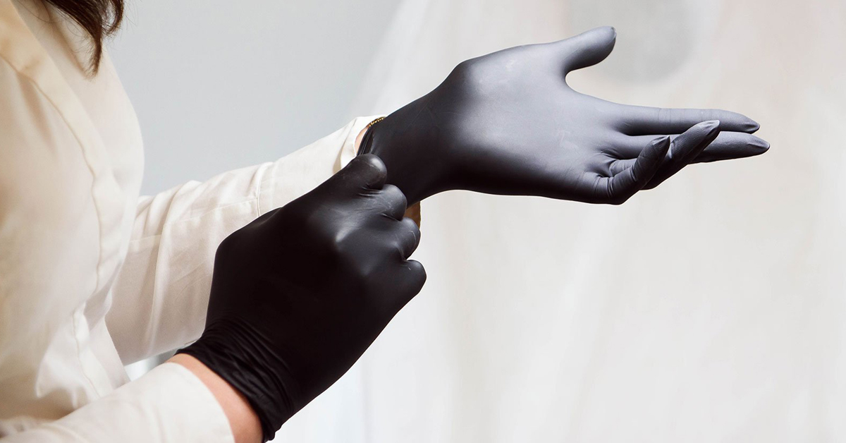 A Full Range of Quality and Black Vinyl Powder-Free Gloves